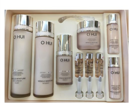 Bộ Sản Phẩm Dưỡng Ẩm Căng Mượt Ohui Miracle Moisture Special Set 9 Sản Phẩm